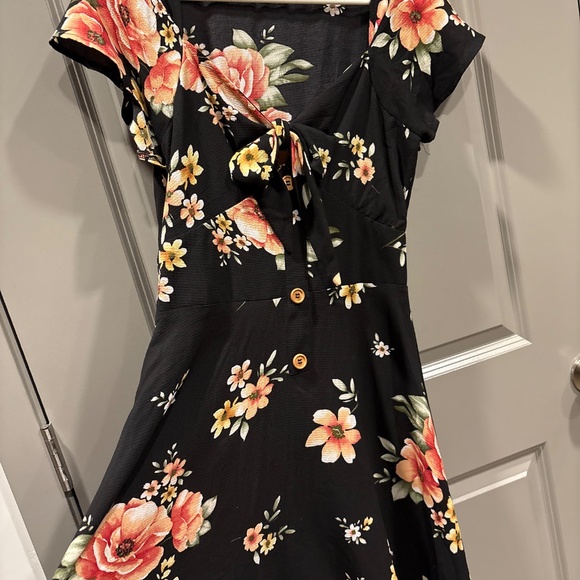 Summer dress - Picture 3 of 3